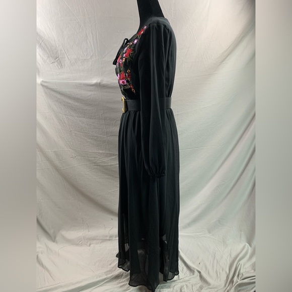 Black Floral Embroidery Lantern Sleeve Dress Without Belt - Picture 8 of 9